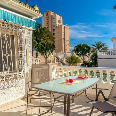 Con Terraza Tatil Evi Torrevieja